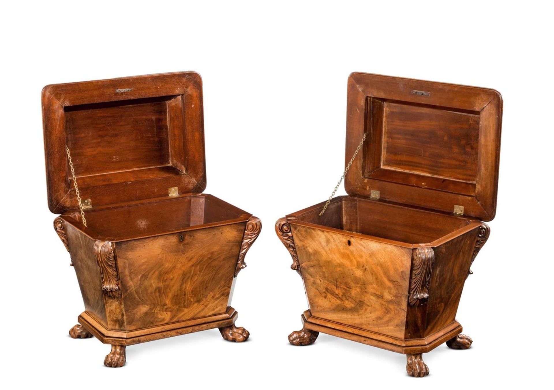 A PAIR OF EARLY VICTORIAN MAHOGANY CELLARETS, CIRCA 1840 - Bild 2 aus 4