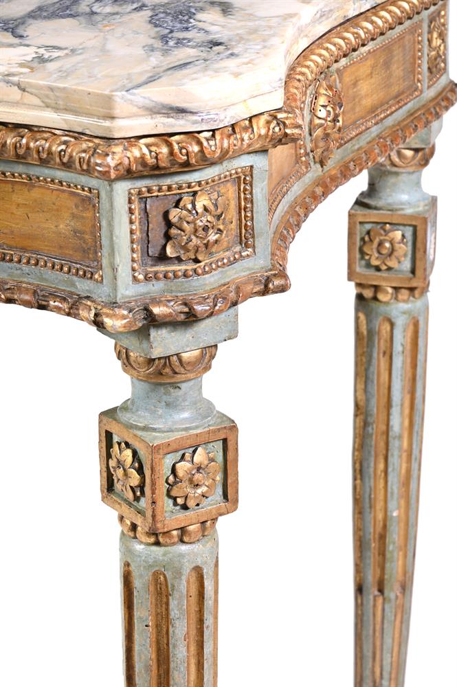 AN ITALIAN GILTWOOD AND GREEN PAINTED SIDE TABLE, LATE 18TH CENTURY - Image 4 of 4