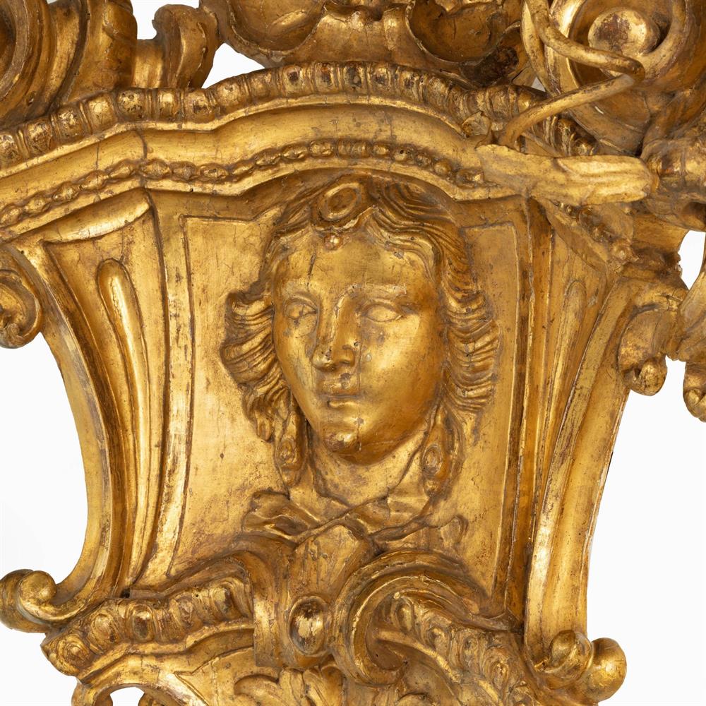 A PAIR OF ITALIAN CARVED GILTWOOD HANGING CORNER WALL BRACKETS OR GIRANDOLES, 19TH CENTURY - Image 6 of 8