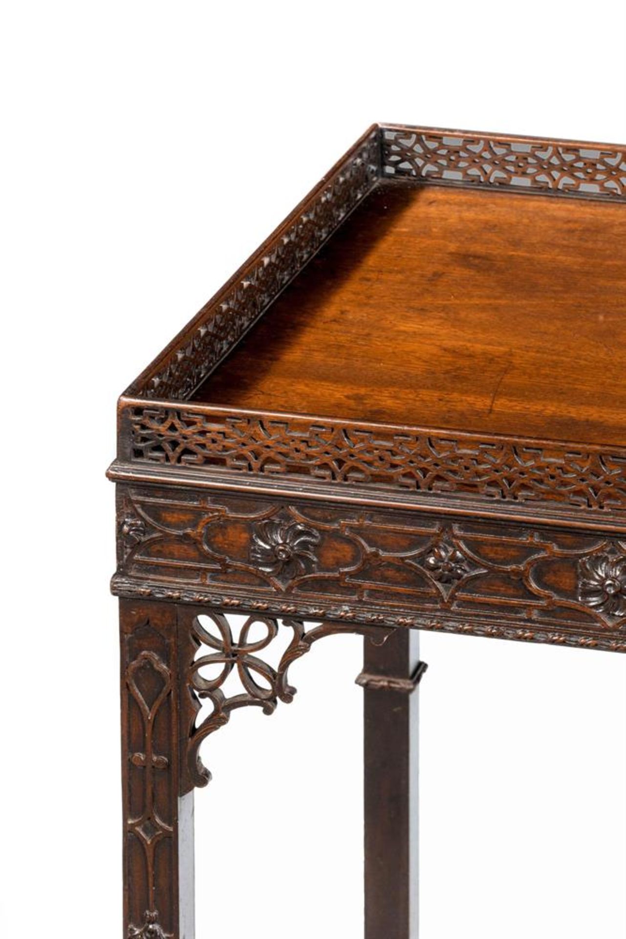 A GEORGE III MAHOGANY SILVER TABLE IN THE MANNER OF THOMAS CHIPPENDALE - Image 3 of 4