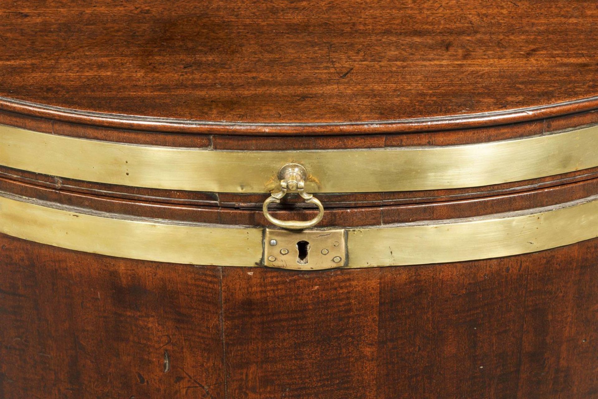 A GEORGE III MAHOGANY AND BRASS BOUND CELLARET, LATE 18TH CENTURY - Image 3 of 5
