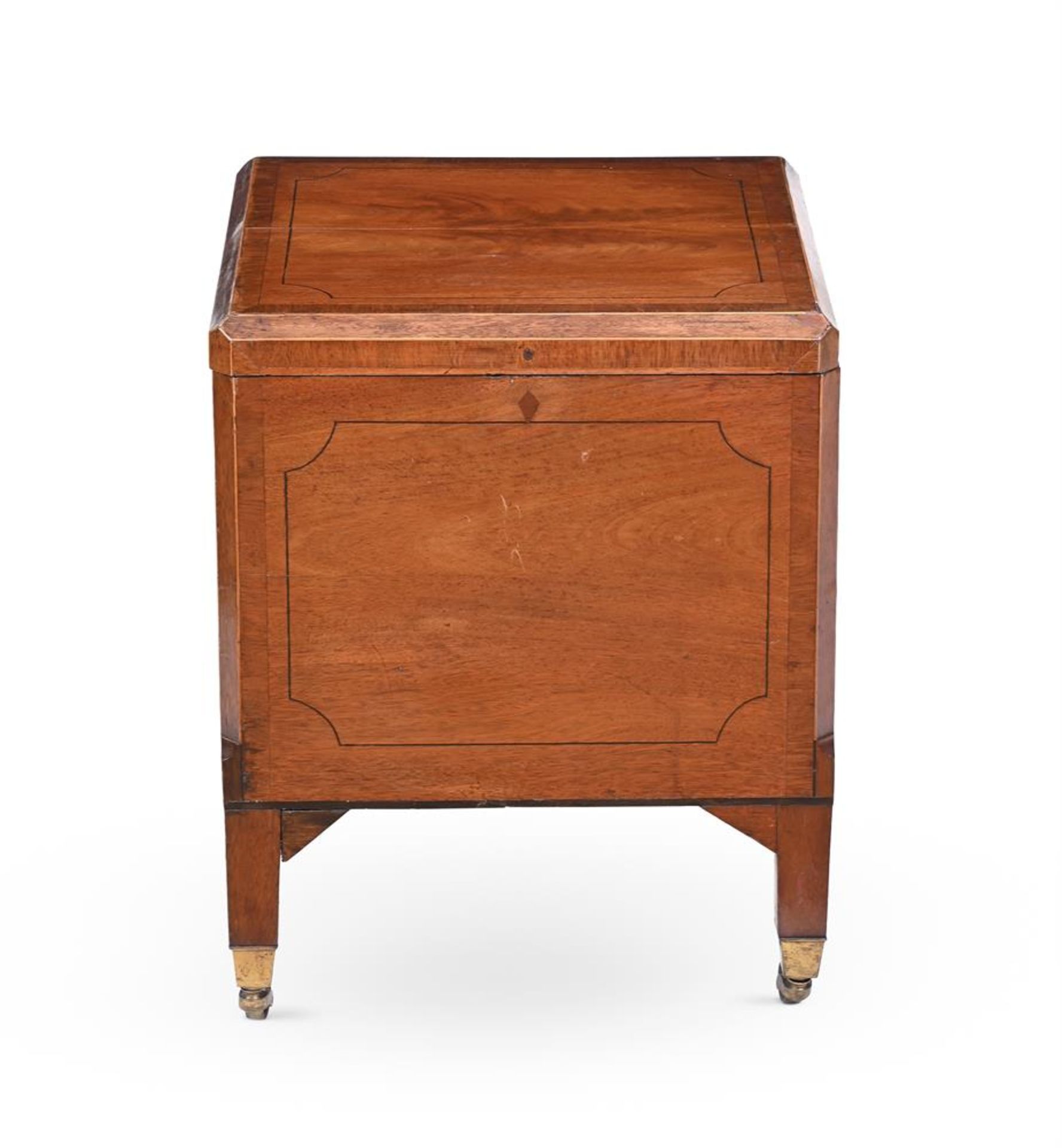 A MAHOGANY CELLARET, 19TH CENTURY, IN THE REGENCY STYLE