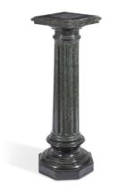 A GREEN MARBLE COLUMN, LATE 19TH CENTURY/EARLY 20TH CENTURY
