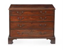 A GEORGE III MAHOGANY CHEST OF DRAWERS CIRCA 1780