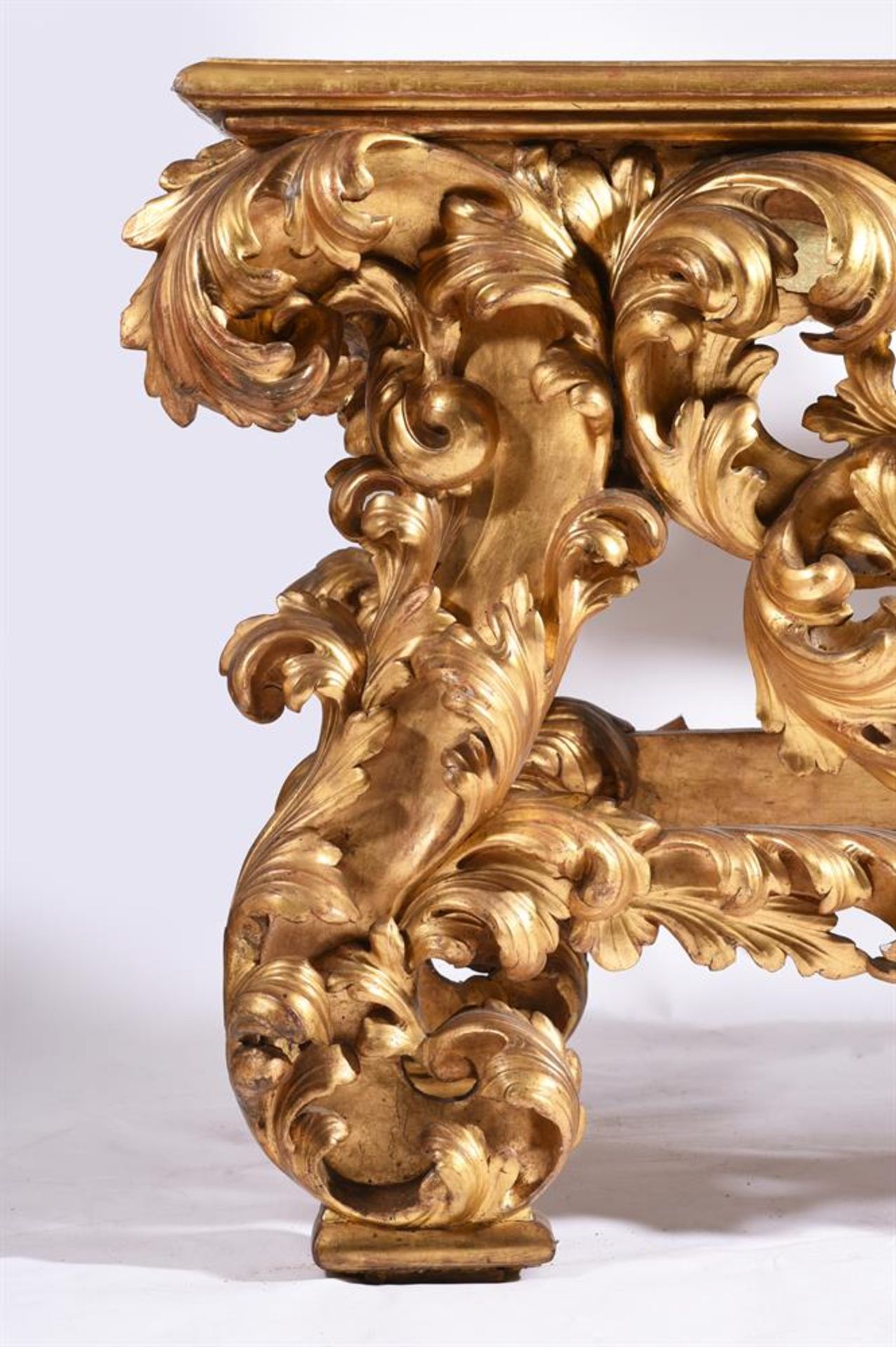 A LARGE CARVED GILTWOOD CONSOLE TABLE 19TH CENTURY - Image 6 of 6