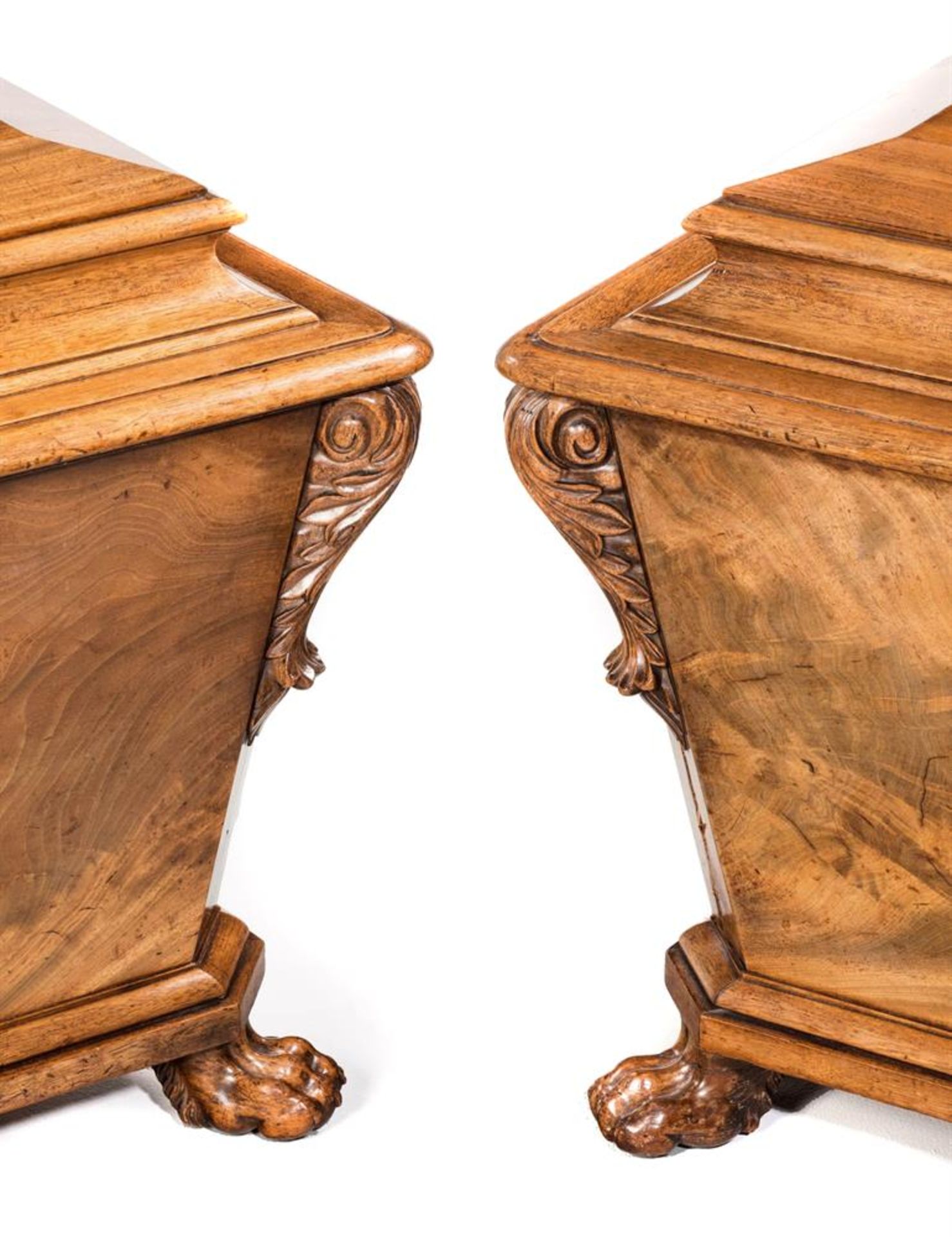 A PAIR OF EARLY VICTORIAN MAHOGANY CELLARETS, CIRCA 1840 - Bild 3 aus 4