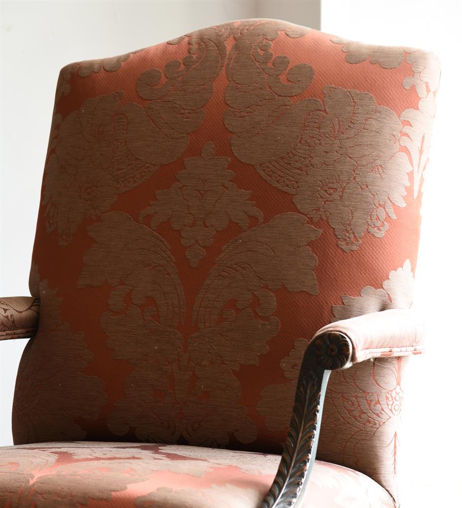 A CONTINENTAL MAHOGANY GAINSBOROUGH ARMCHAIR, MID 18TH CENTURY AND LATER - Image 2 of 2