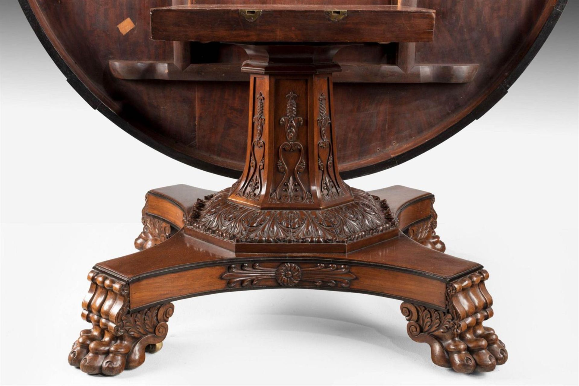 A MAHOGANY AND EBONISED CENTRE TABLE, MID 19TH CENTURY - Bild 6 aus 6