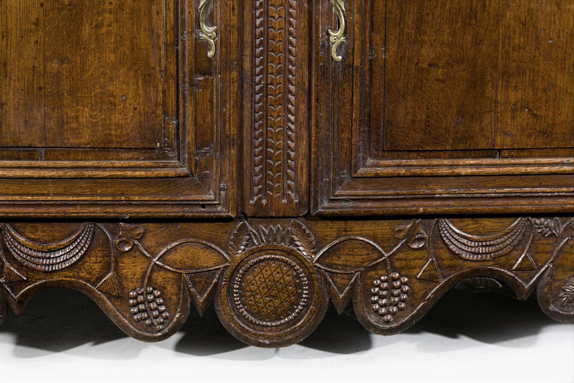 A FRENCH OAK TWO DOOR SIDE CABINET, SECOND HALF 18TH CENTURY - Image 5 of 5