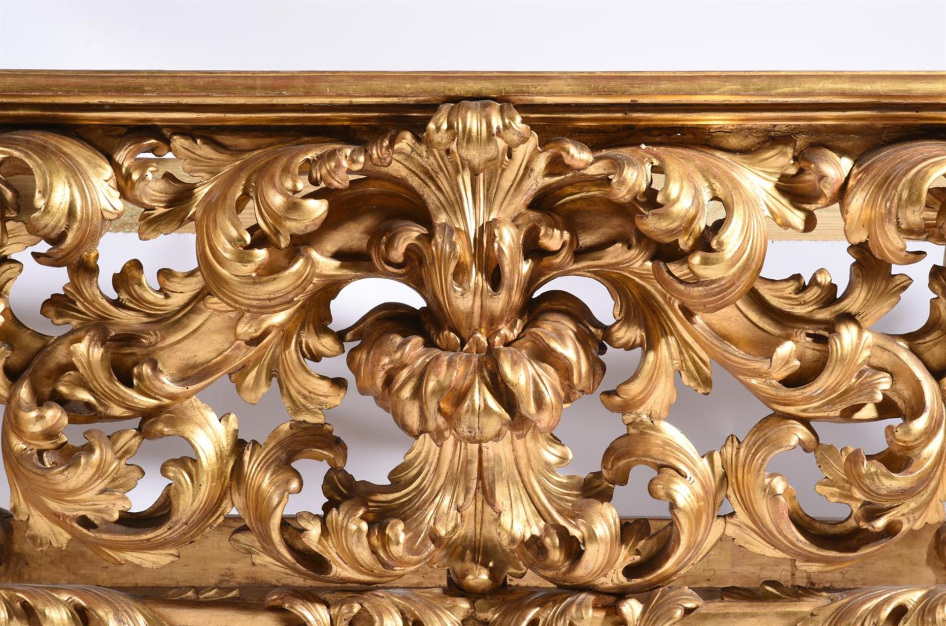 A LARGE CARVED GILTWOOD CONSOLE TABLE 19TH CENTURY - Image 2 of 6