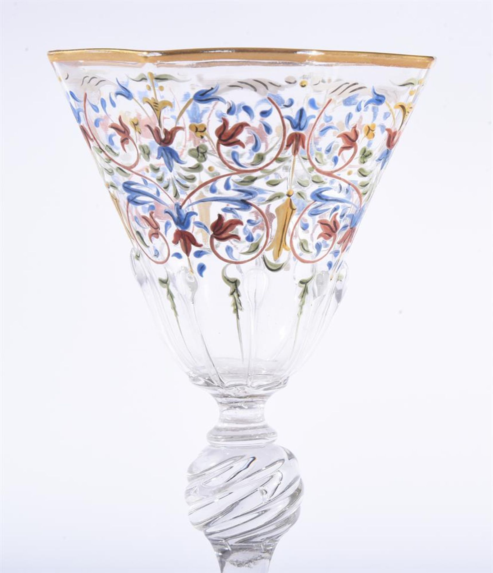 A VENETIAN CLEAR GLASS AND ENAMELLED WITH STYLISED FOLIAGE AND GILT PART TABLE SERVICE SECOND HALF 2 - Image 3 of 4