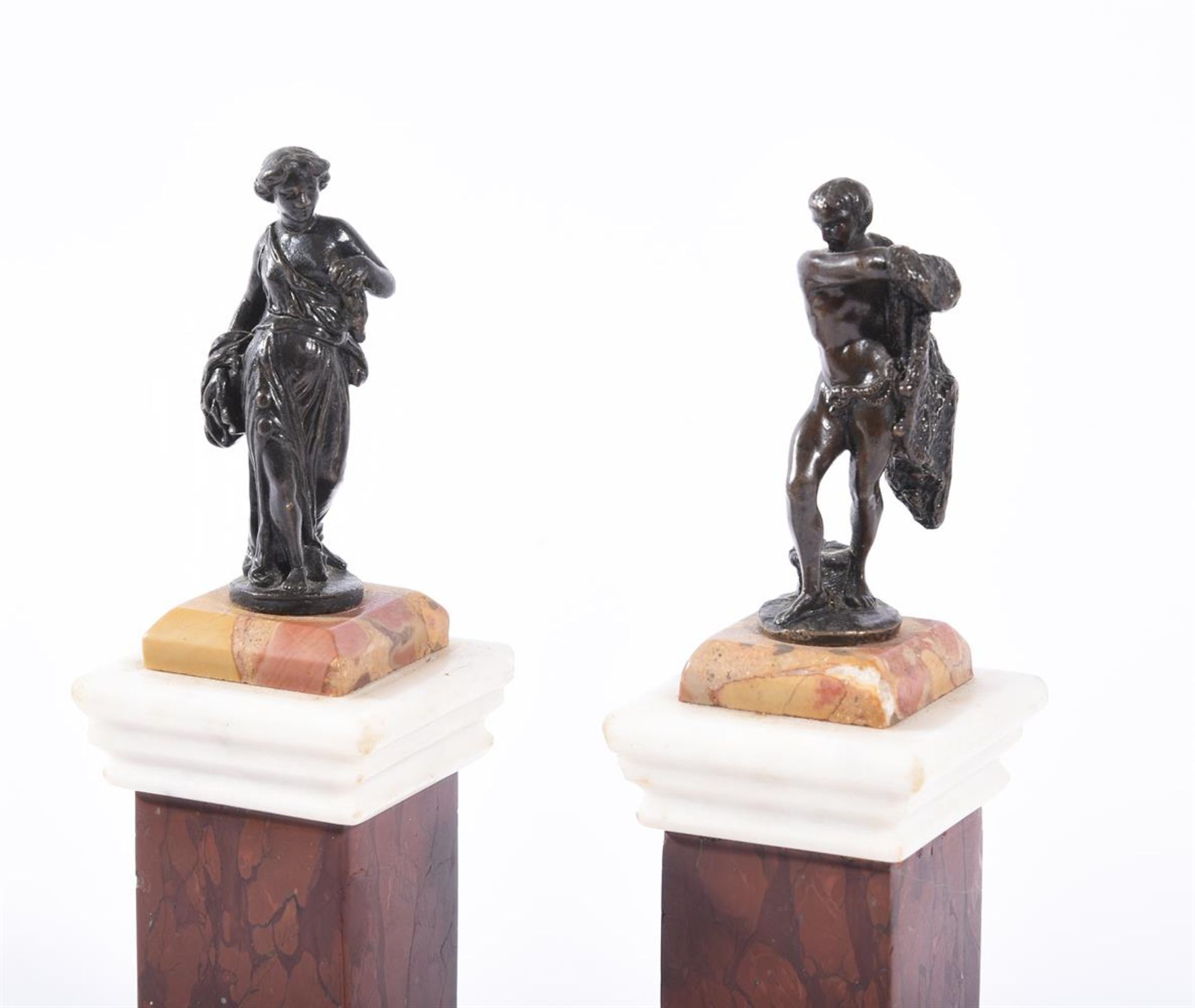 A PAIR OF GRAND TOUR MINIATURE DESK ORNAMENTS - Bild 3 aus 4