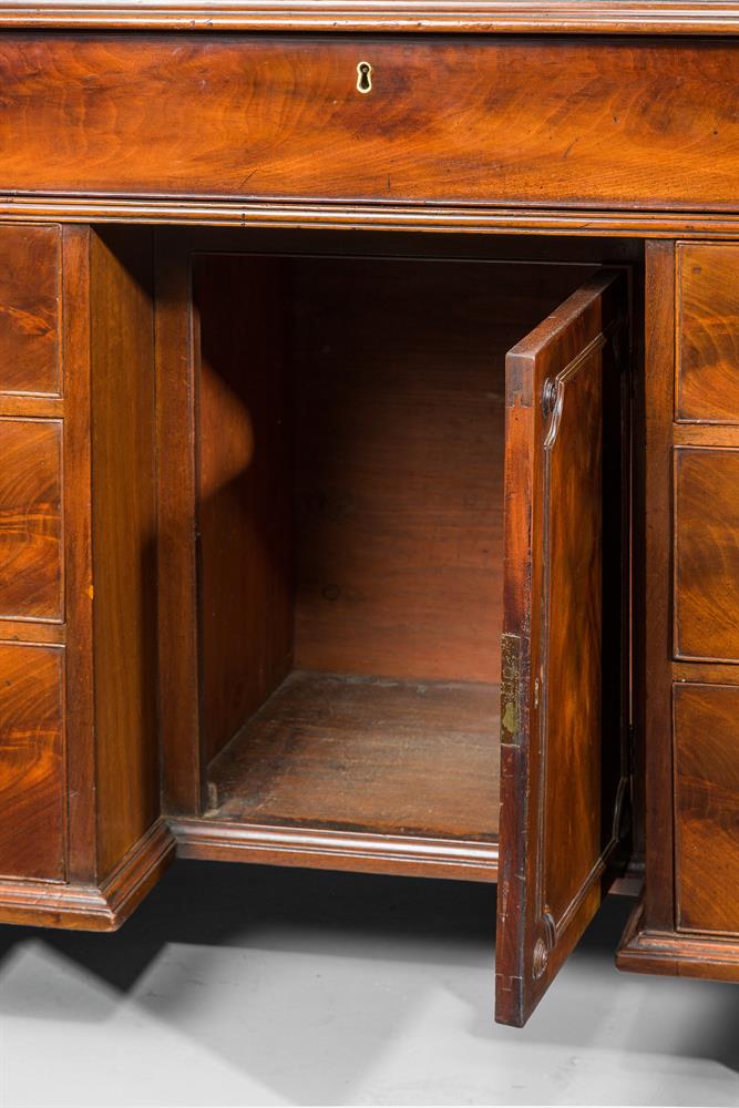 A GEORGE III MAHOGANY KNEEHOLE DESK IN THE MANNER OF THOMAS CHIPPENDALE, CIRCA 1780 - Image 9 of 9