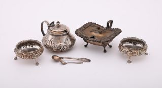 A MATCHED PAIR OF VICTORIAN CAULDRON SALTS