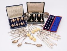 A COLLECTION OF SILVER ITEMS