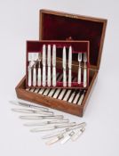 Y A CASED SET OF NINE FRUIT KNIVES AND TEN FRUIT FORKS