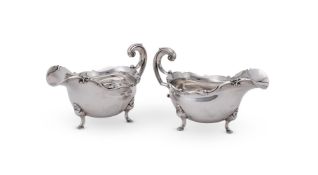 A PAIR OF EDWARDIAN SILVER SHAPED OVAL SAUCE BOATS
