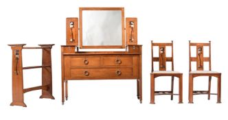 AN ART DECO OAK AND INLAID PART SUITE OF BEDROOM FURNITURE