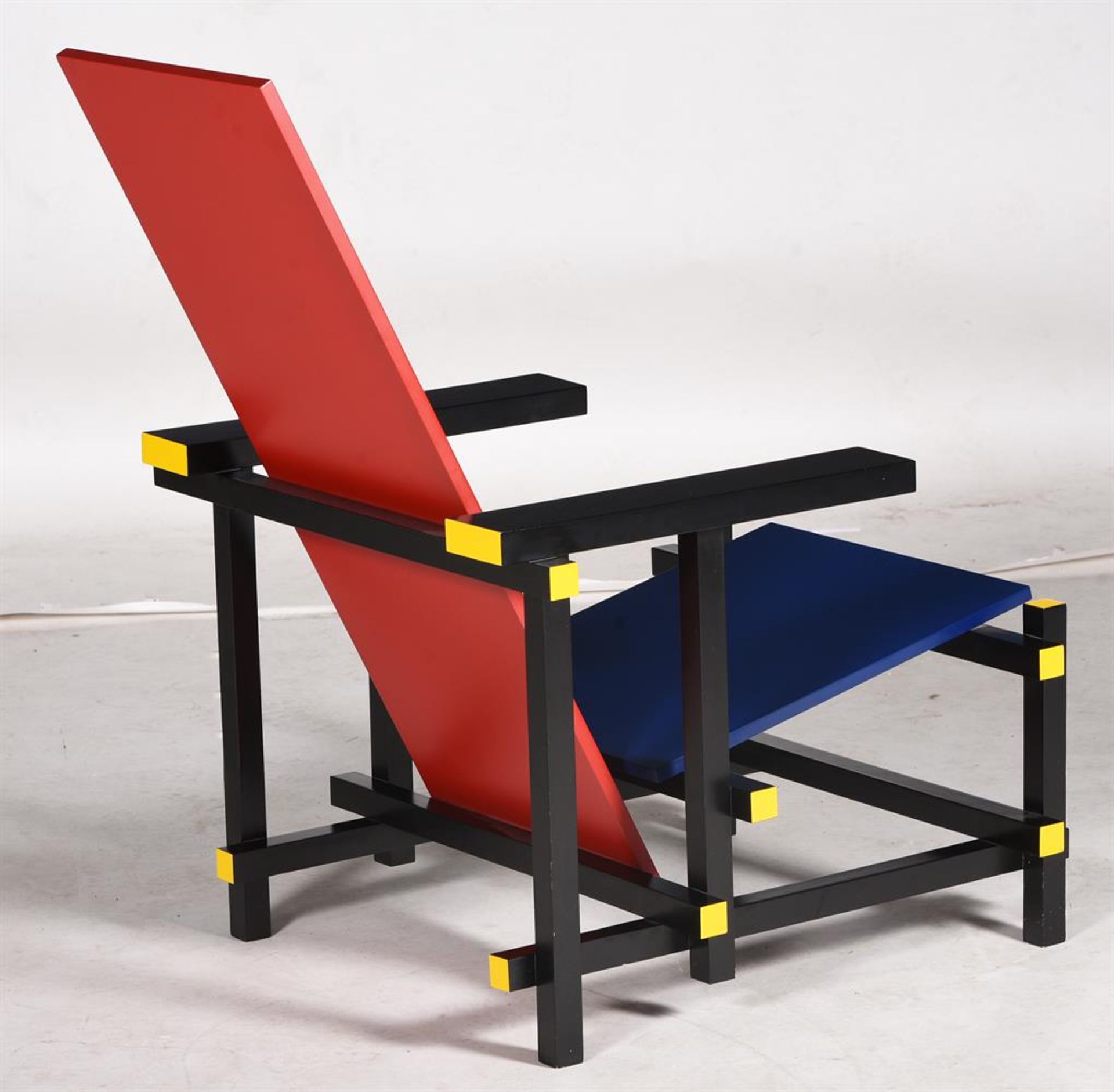 A 'RED & BLUE' CHAIR DESIGNED BY GERRIT REITVELD - Image 3 of 4