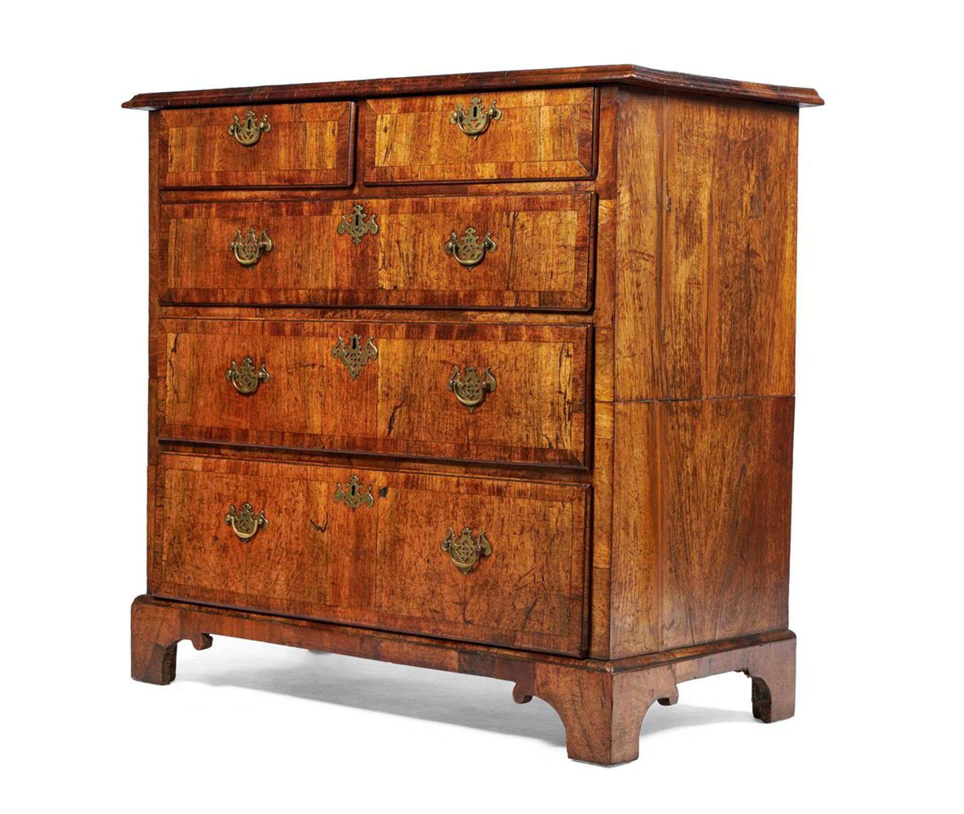 A GEORGE II WALNUT CHEST OF DRAWERS - Image 2 of 3