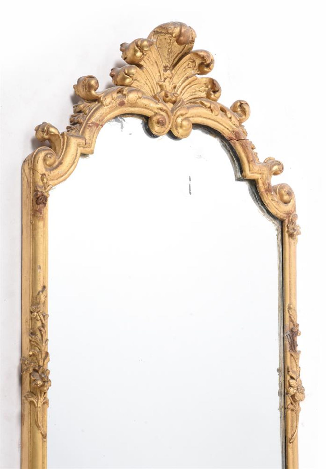 A VICTORIAN GILTWOOD AND GILT GESSO WALL MIRROR - Image 2 of 5