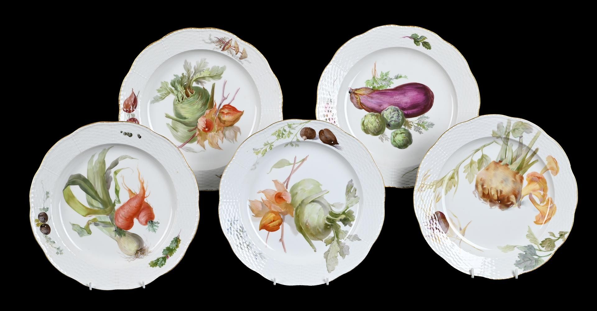A SET OF FIVE BERLIN (K.P.M.) OZIER-MOULDED PLATES - Image 2 of 4