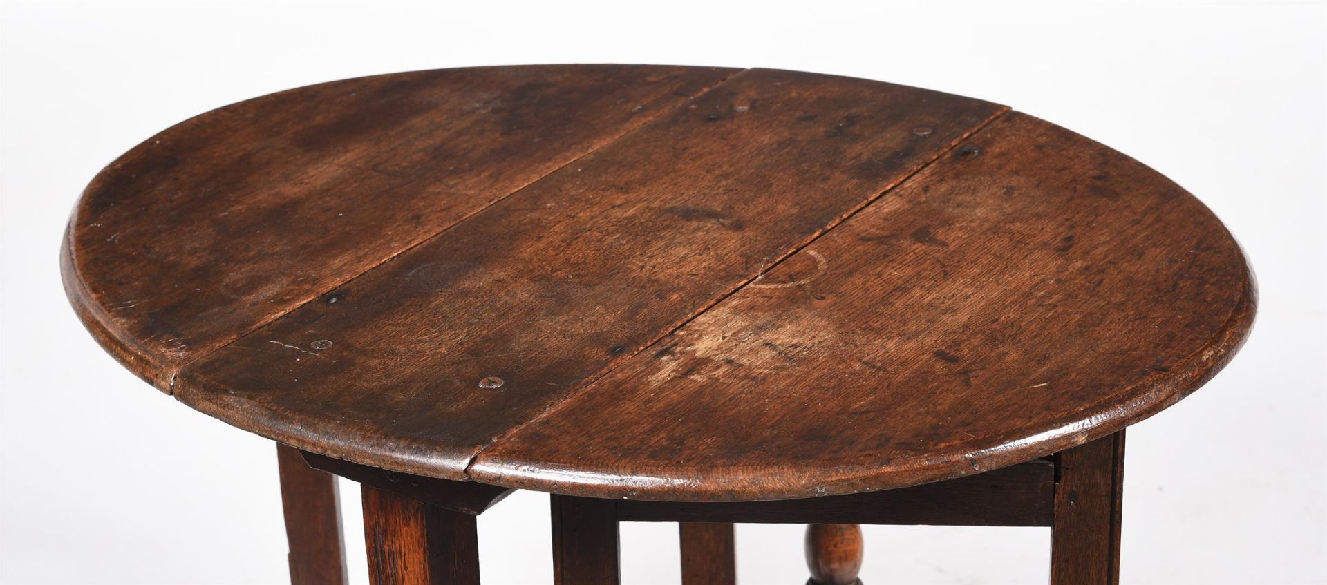 A WILLIAM AND MARY OAK GATE-LEG TABLE - Image 3 of 3