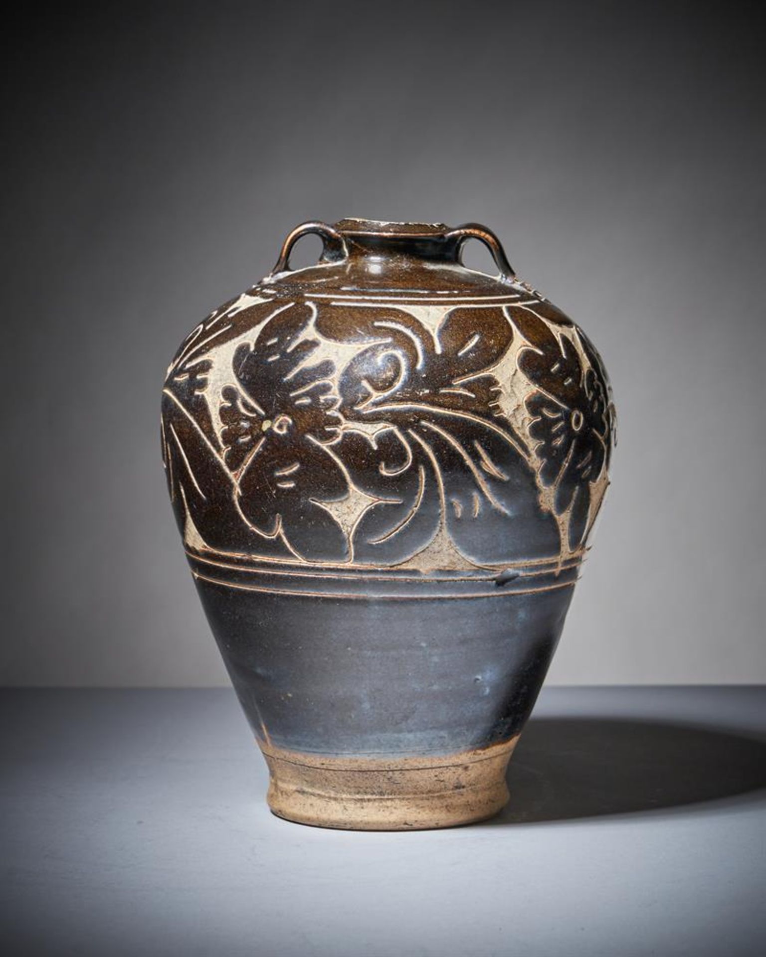 A Chinese Cizhou pottery sgraffito vase - Image 3 of 19