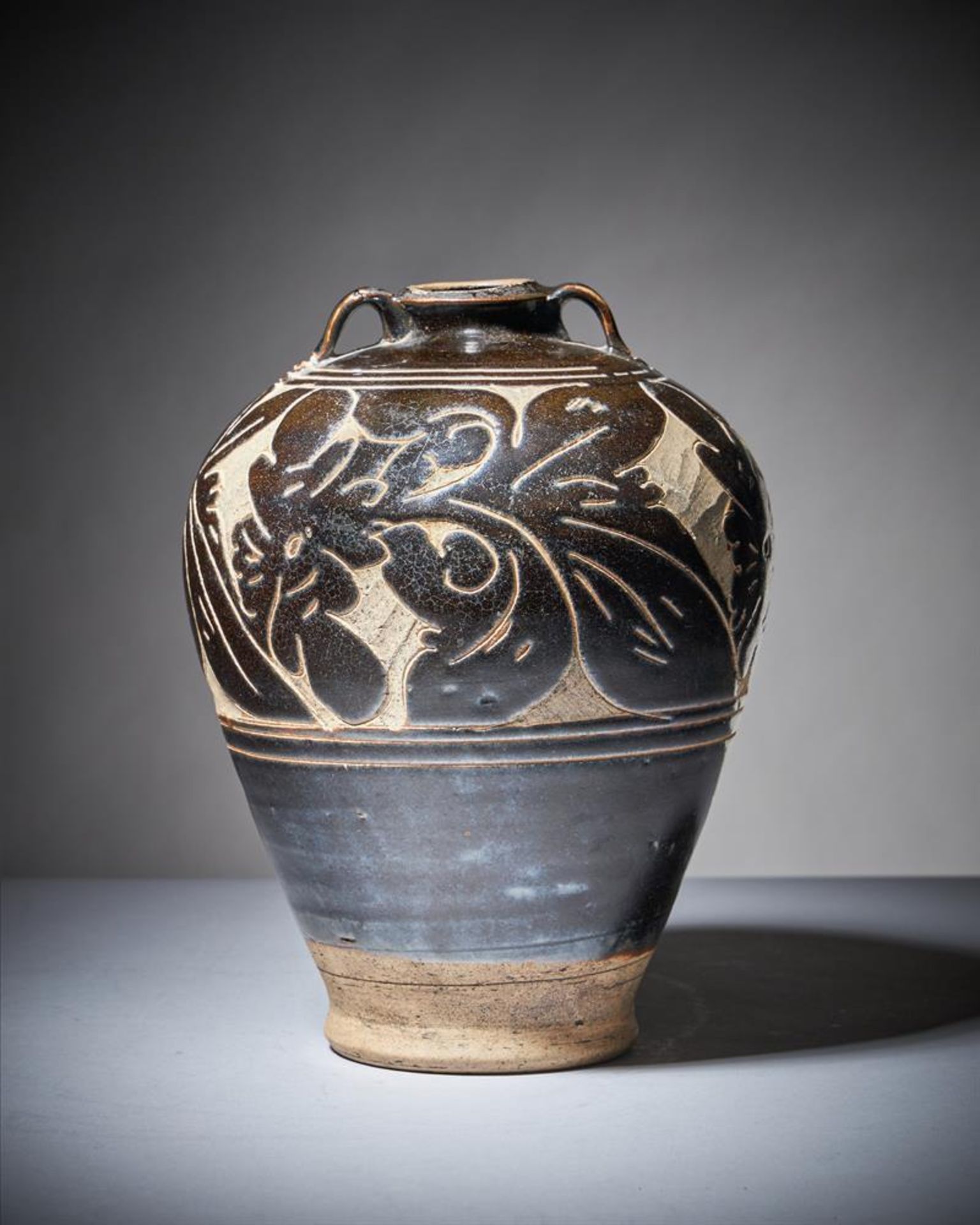 A Chinese Cizhou pottery sgraffito vase - Image 5 of 19