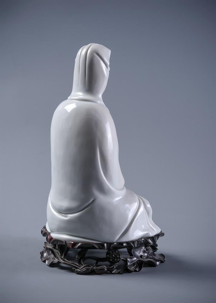 A rare Chinese Dehua model of seated Guanyin - Image 4 of 7