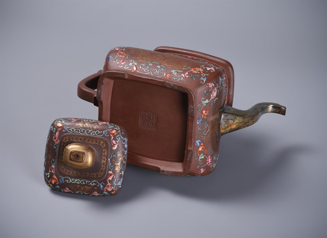 A Chinese enamelled Yixing teapot - Image 6 of 6