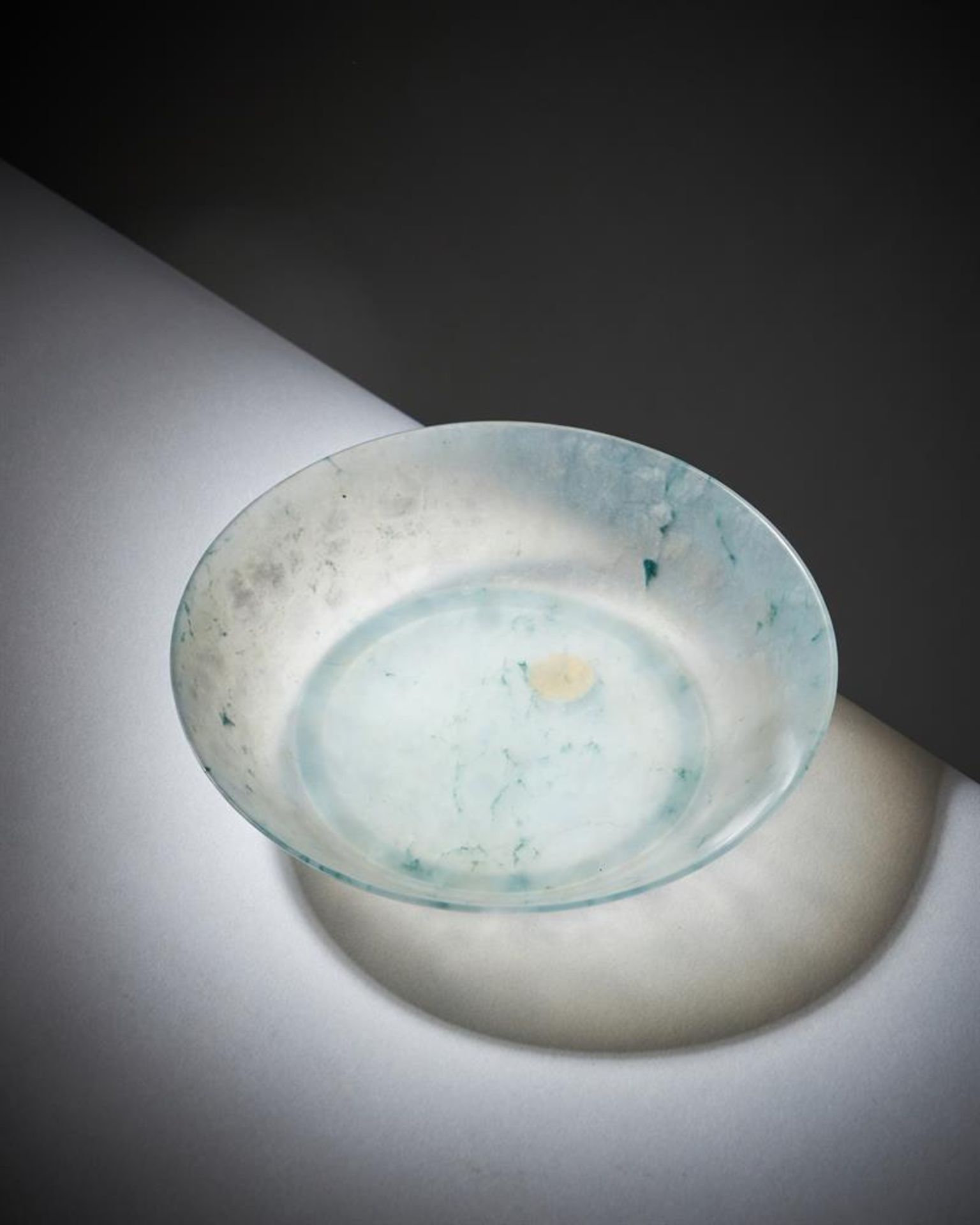 A good Chinese translucent jadeite dish - Bild 3 aus 9