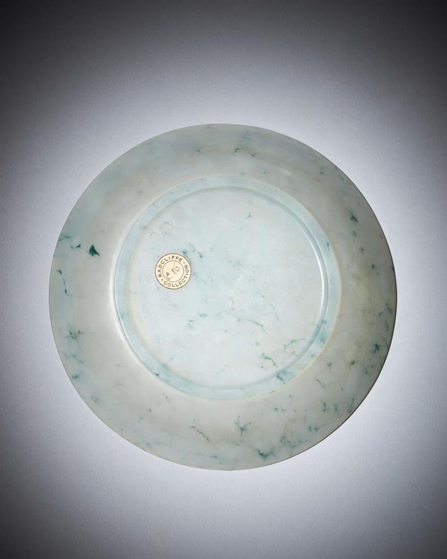 A good Chinese translucent jadeite dish - Bild 4 aus 9