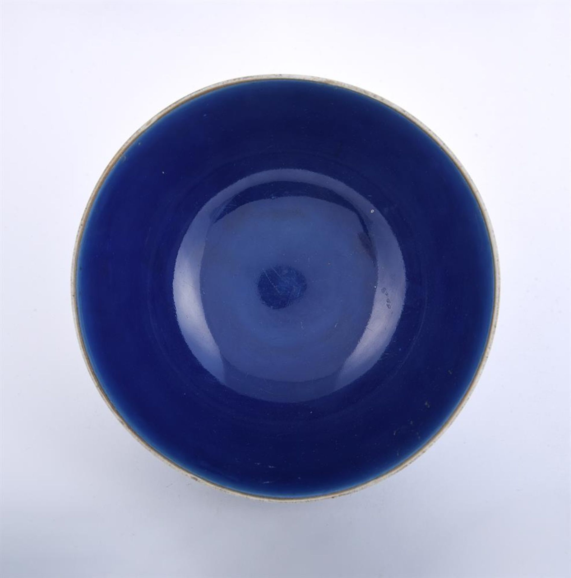 A Chinese blue-glazed 'dragon' bowl - Bild 3 aus 8