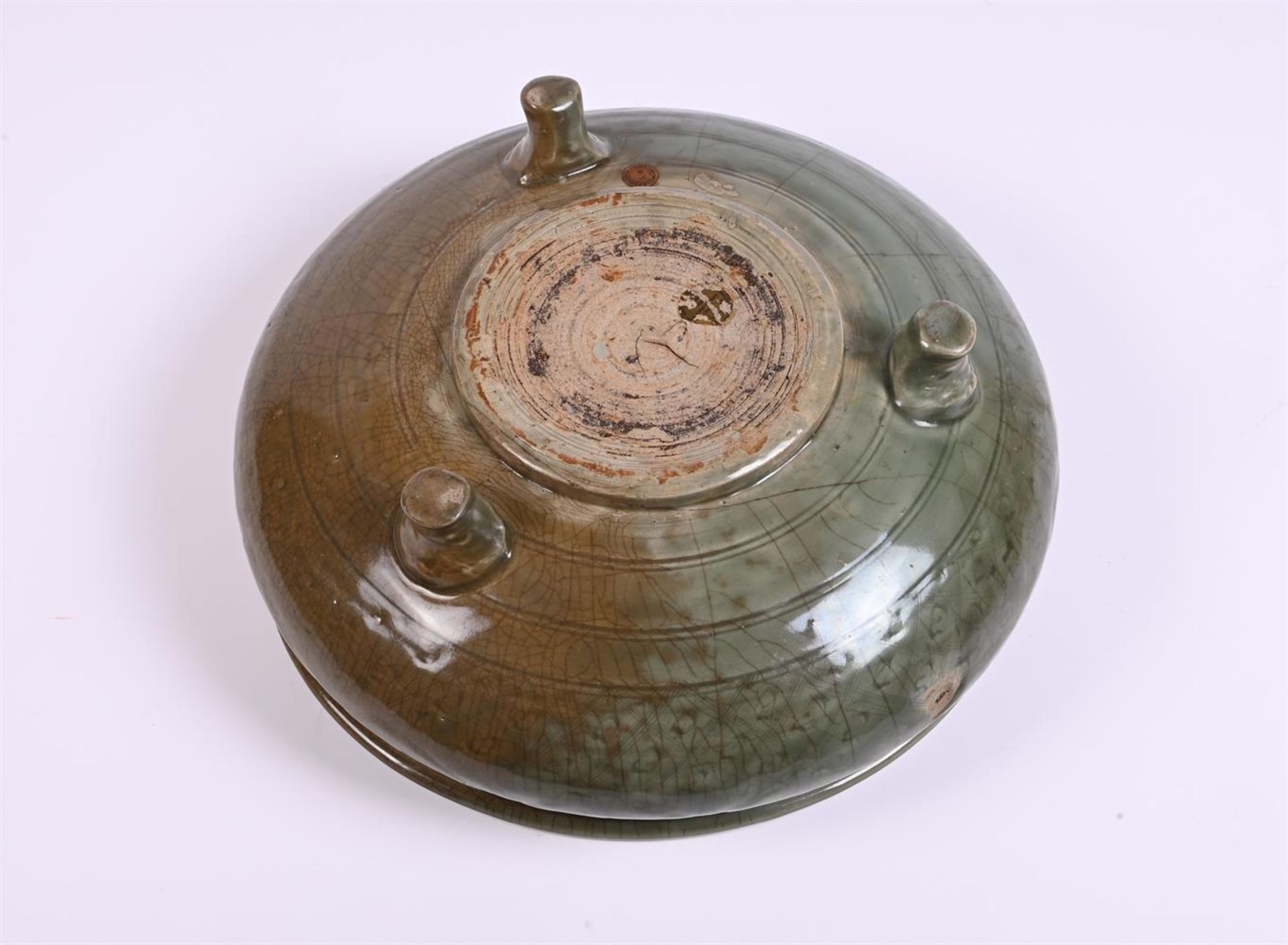 A large Chinese 'longquan' celadon tripod bowl - Image 3 of 5