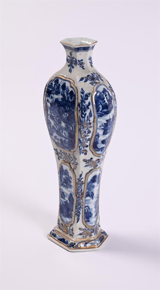 A Chinese blue and white Export vase - Image 4 of 4