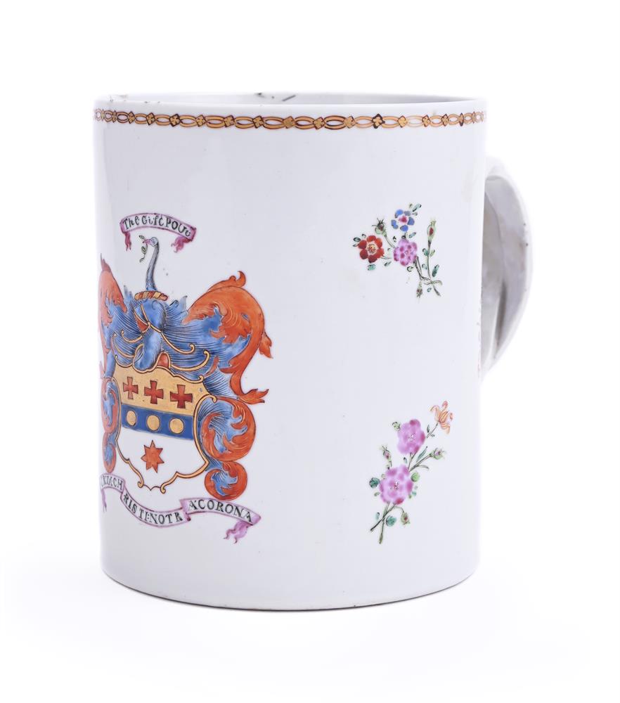 A Chinese Export Famille Rose Mug - Image 12 of 12