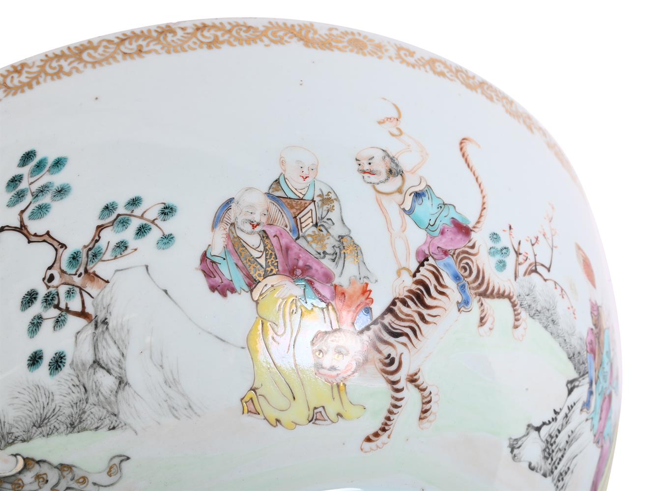 A large Chinese Export Famille Rose punch bowl - Image 7 of 7