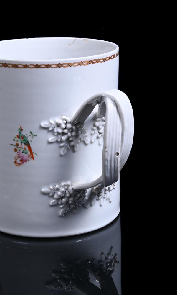 A Chinese Export Famille Rose Mug - Image 9 of 12