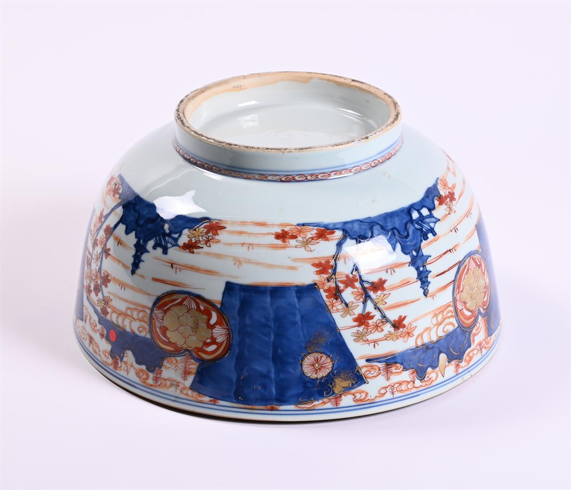 A Chinese Export Imari punch bowl - Image 3 of 3