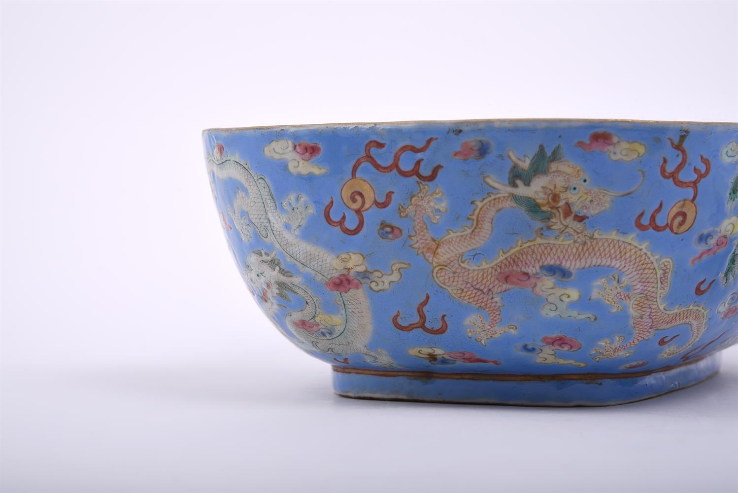 A Chinese 'peony' tea bowl - Image 6 of 7