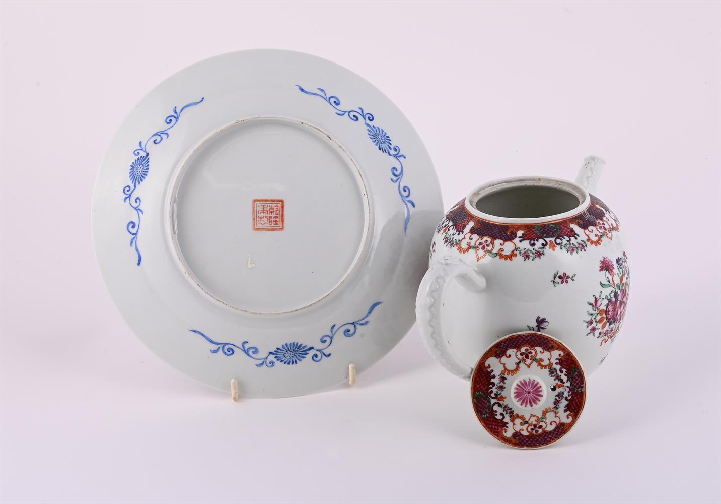 A Chinese Famille Rose teapot and cover - Image 2 of 3