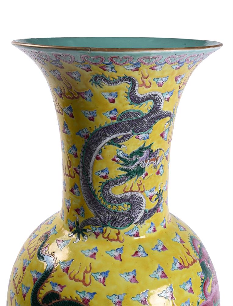 A large Chinese yellow ground Famille Rose 'Dragon' vase - Image 3 of 3