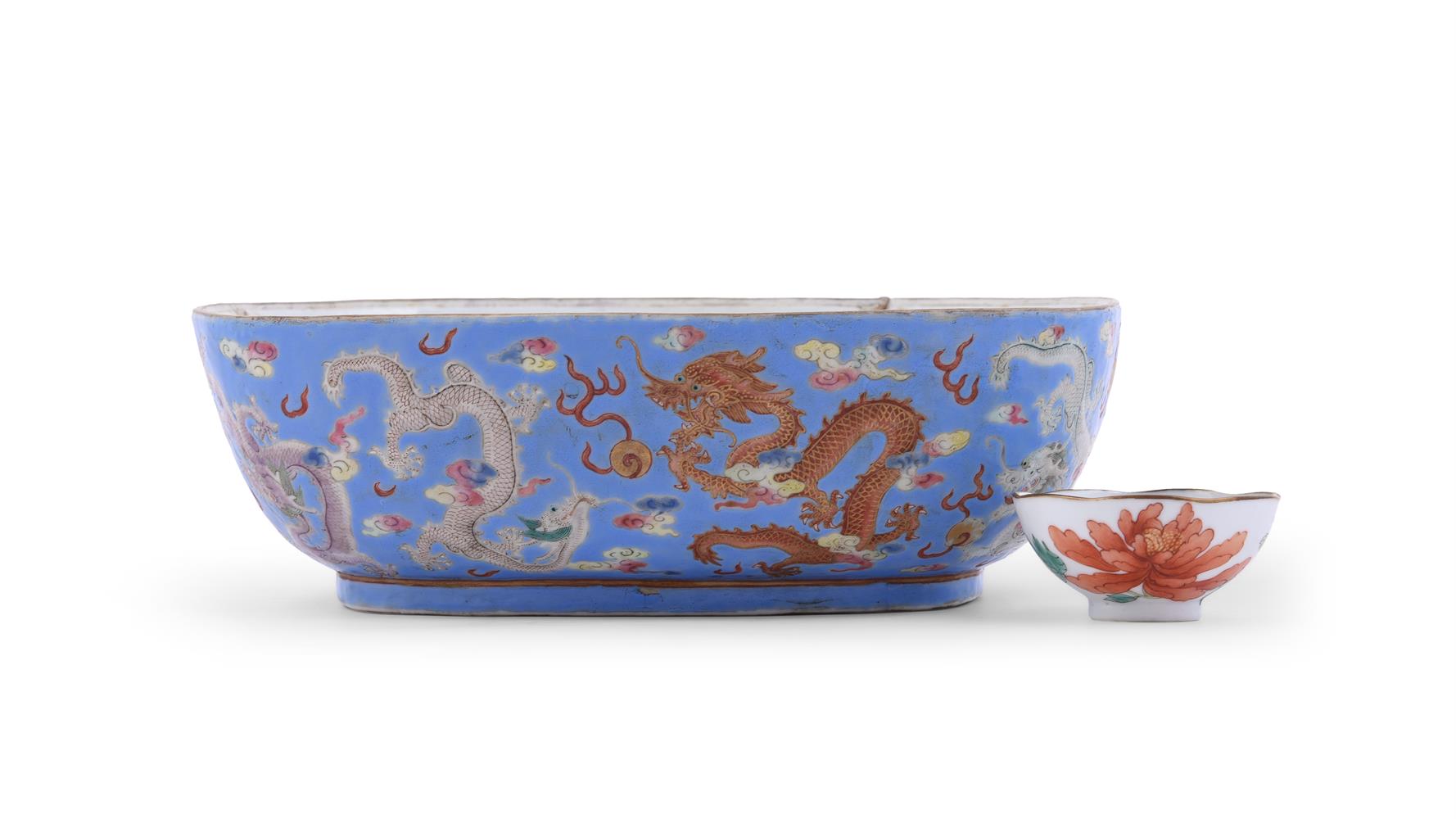 A Chinese 'peony' tea bowl - Image 4 of 7