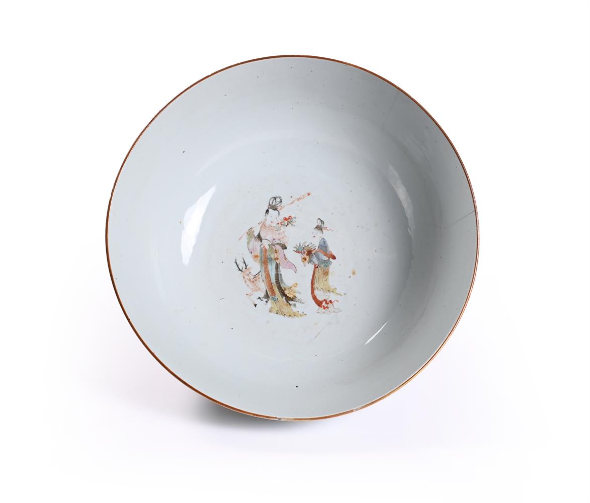 A large Chinese Export Famille Rose punch bowl - Image 2 of 7