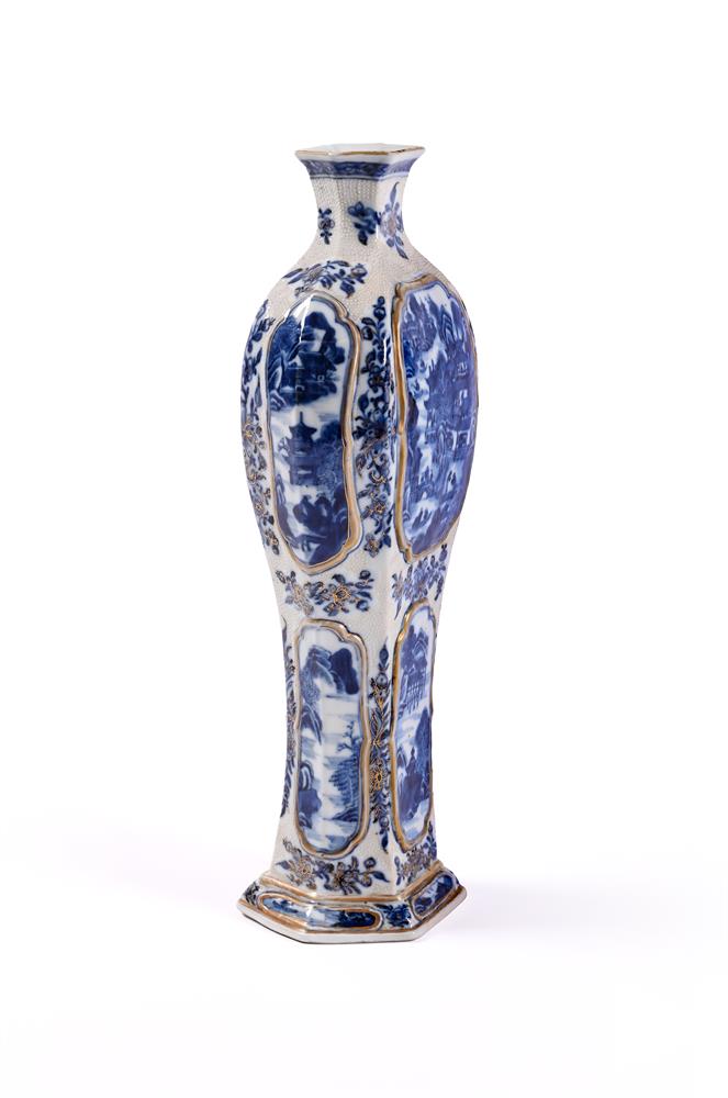 A Chinese blue and white Export vase - Image 2 of 4