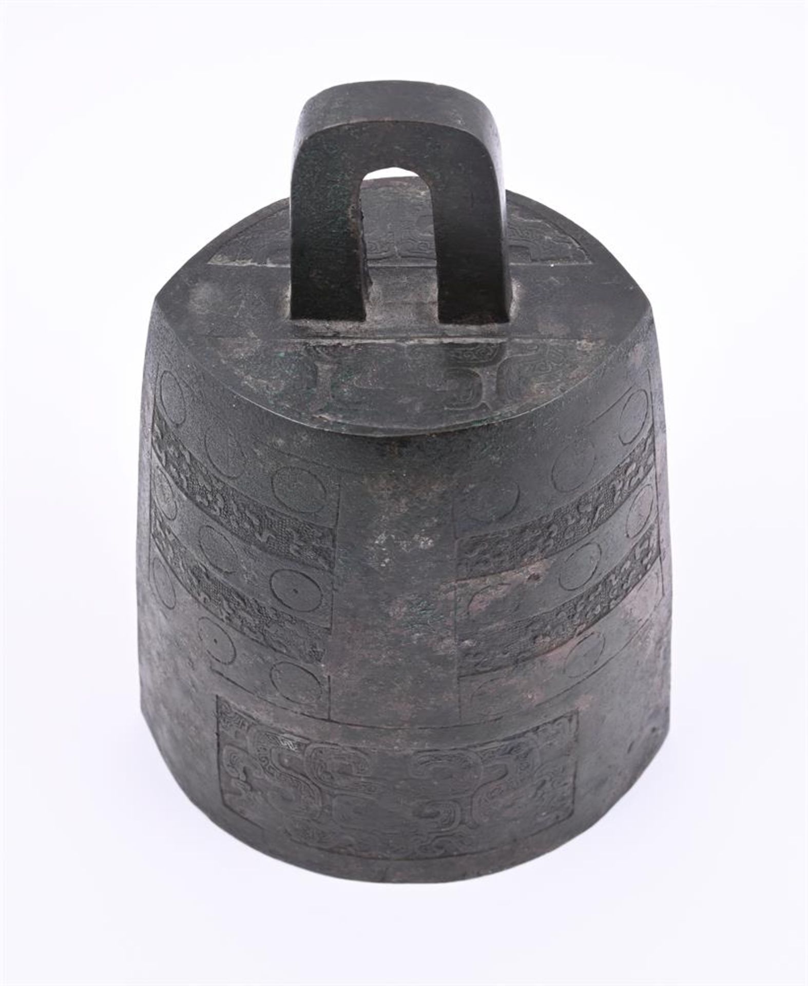 A Chinese archaistic bronze bell - Image 3 of 5