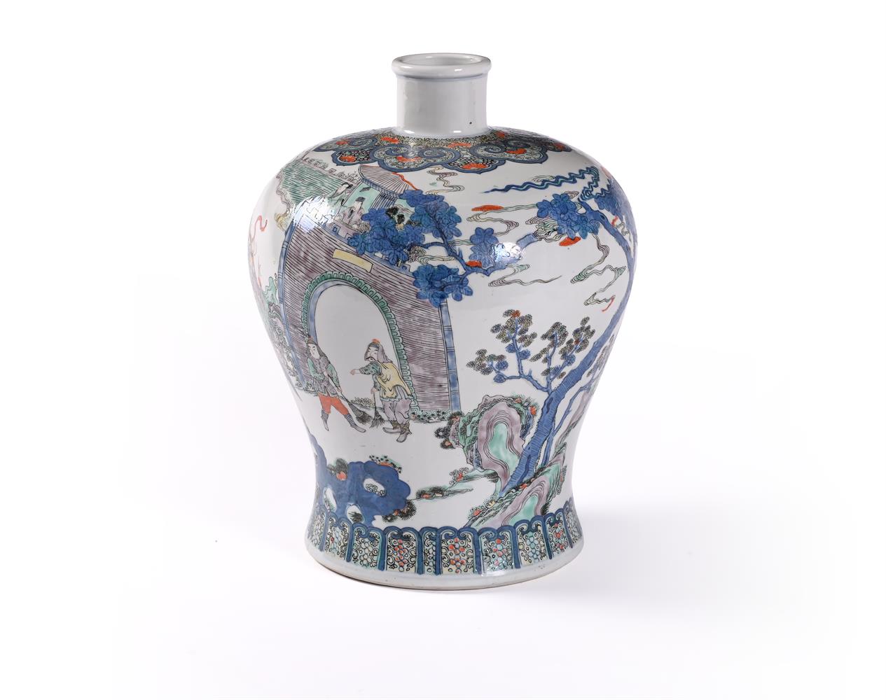 A large Chinese Famille Verte vase - Image 2 of 5