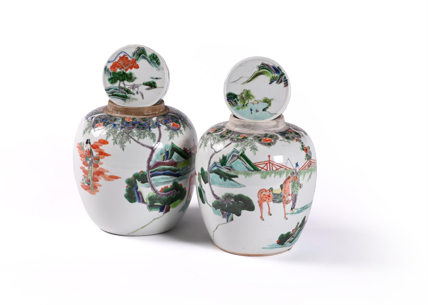 A pair of Chinese famille verte jars and covers - Image 3 of 4