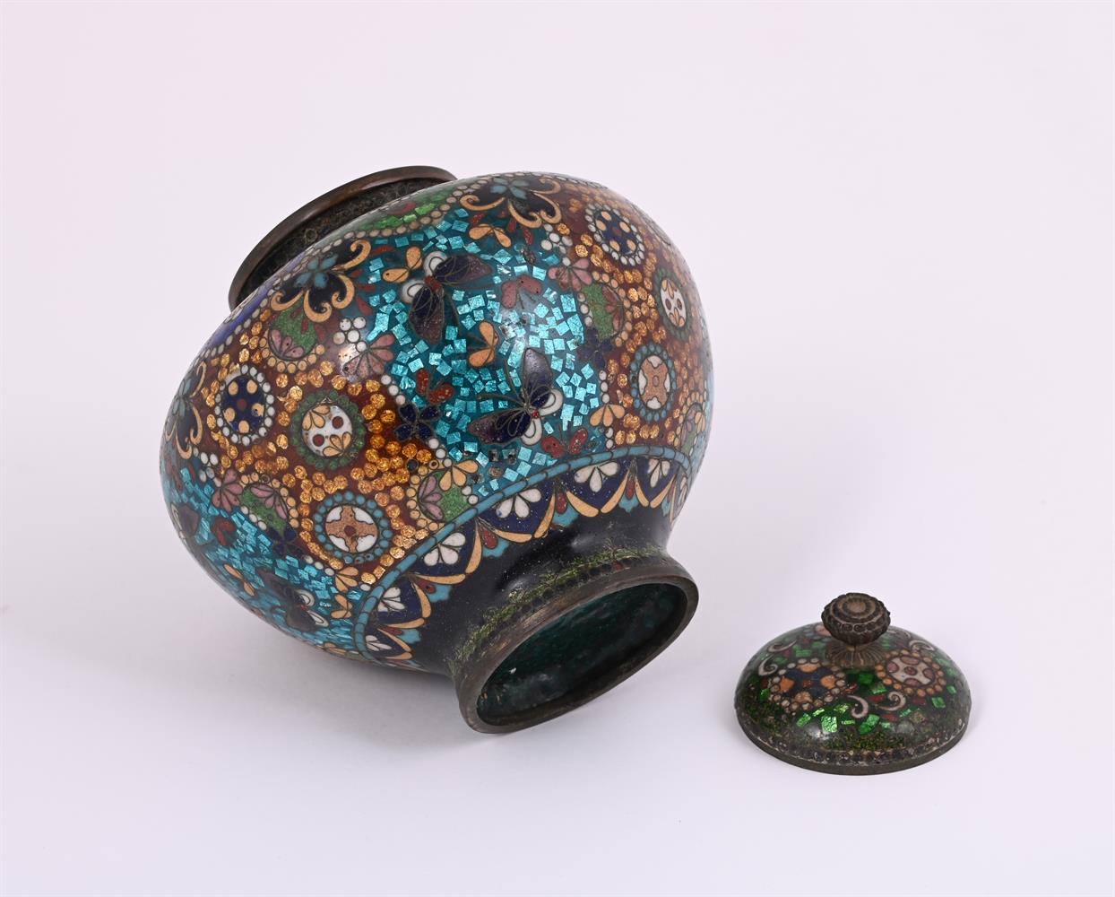A Pair of Japanese Cloisonné Enamel Vases - Image 7 of 7